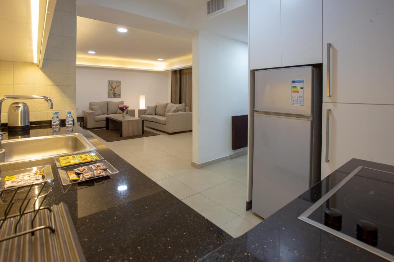 Triple A Hotel Suites Amman Exteriör bild