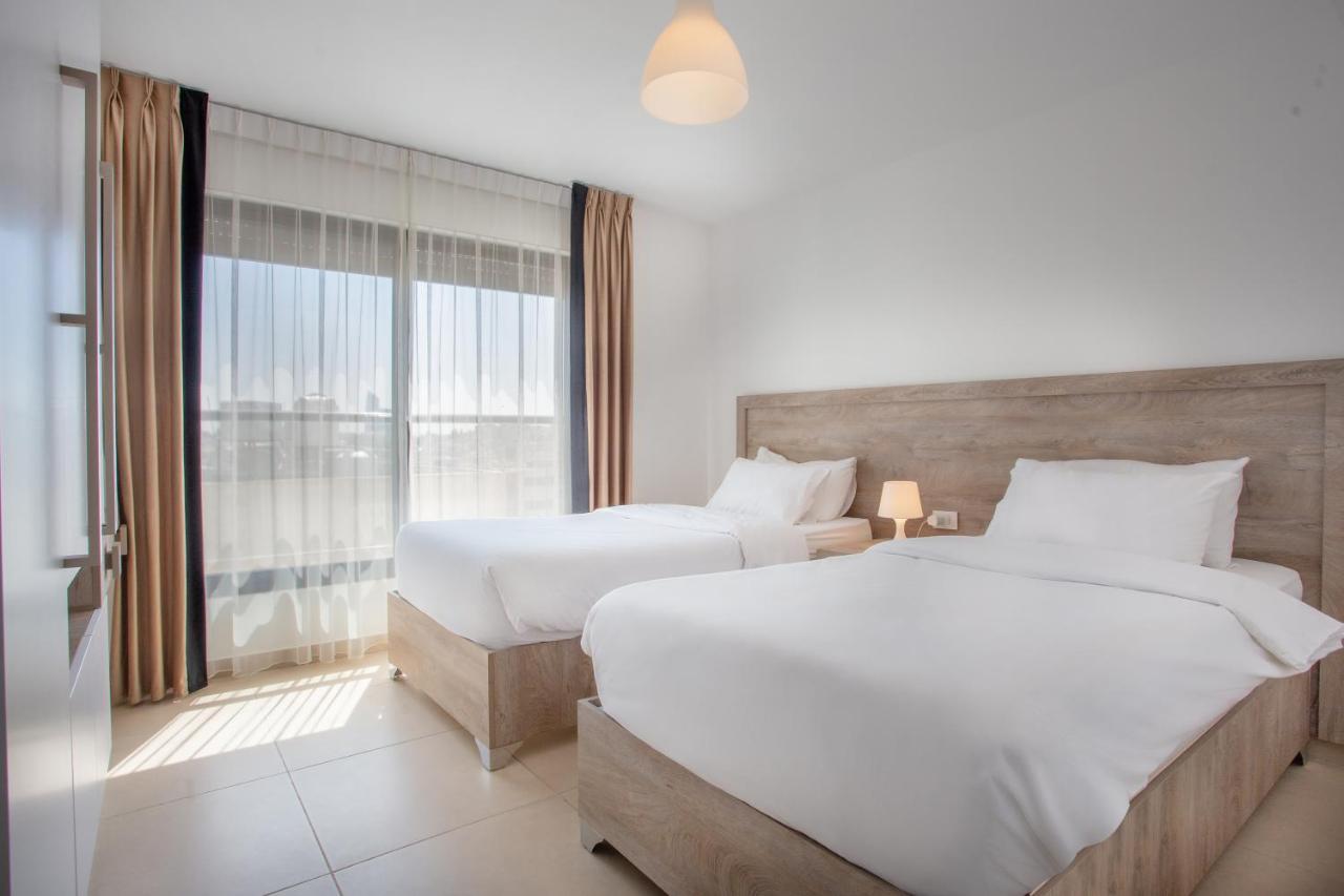 Triple A Hotel Suites Amman Exteriör bild