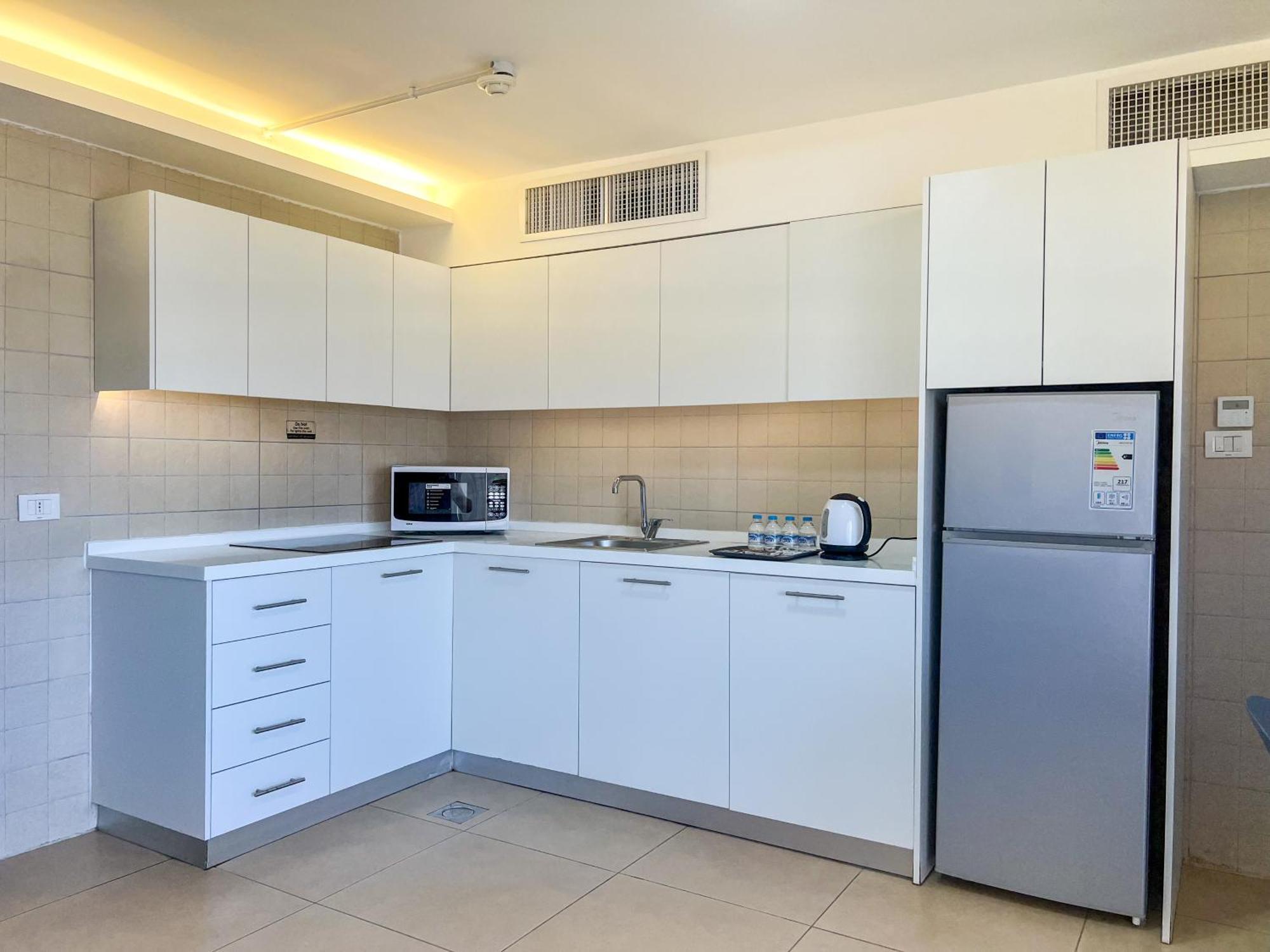 Triple A Hotel Suites Amman Exteriör bild